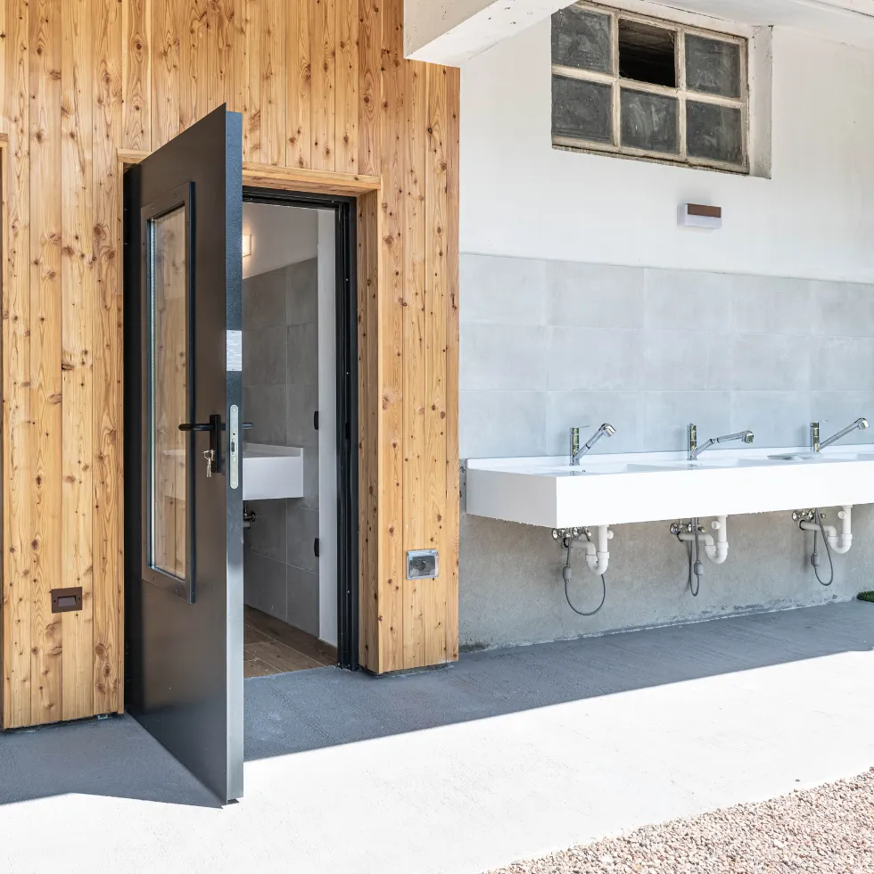 Toilet facilities in Agrisalus